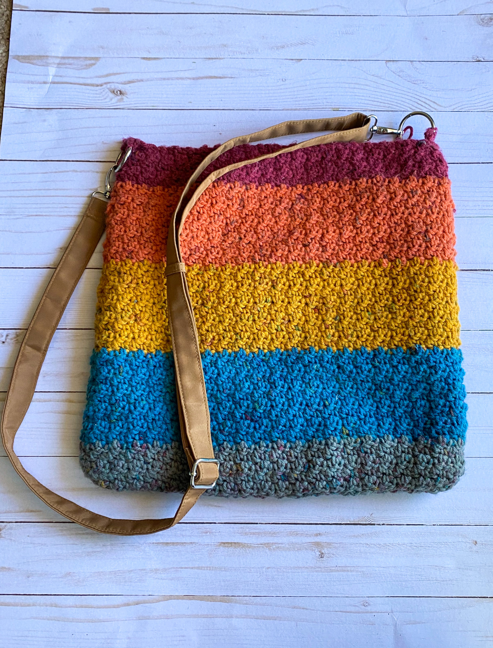 Easy Granny Square Tote Bag (with lining!) FREE pattern - Pukapuka
